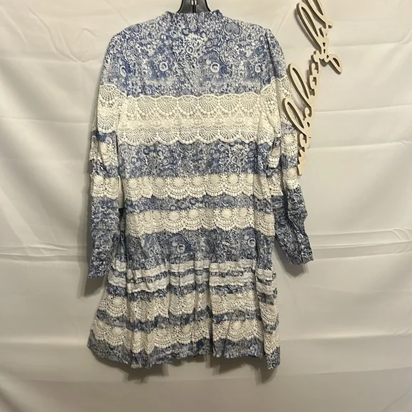 HYACINTH HOUSELace Trim Blue Etched Floral Emmie Mini Dress